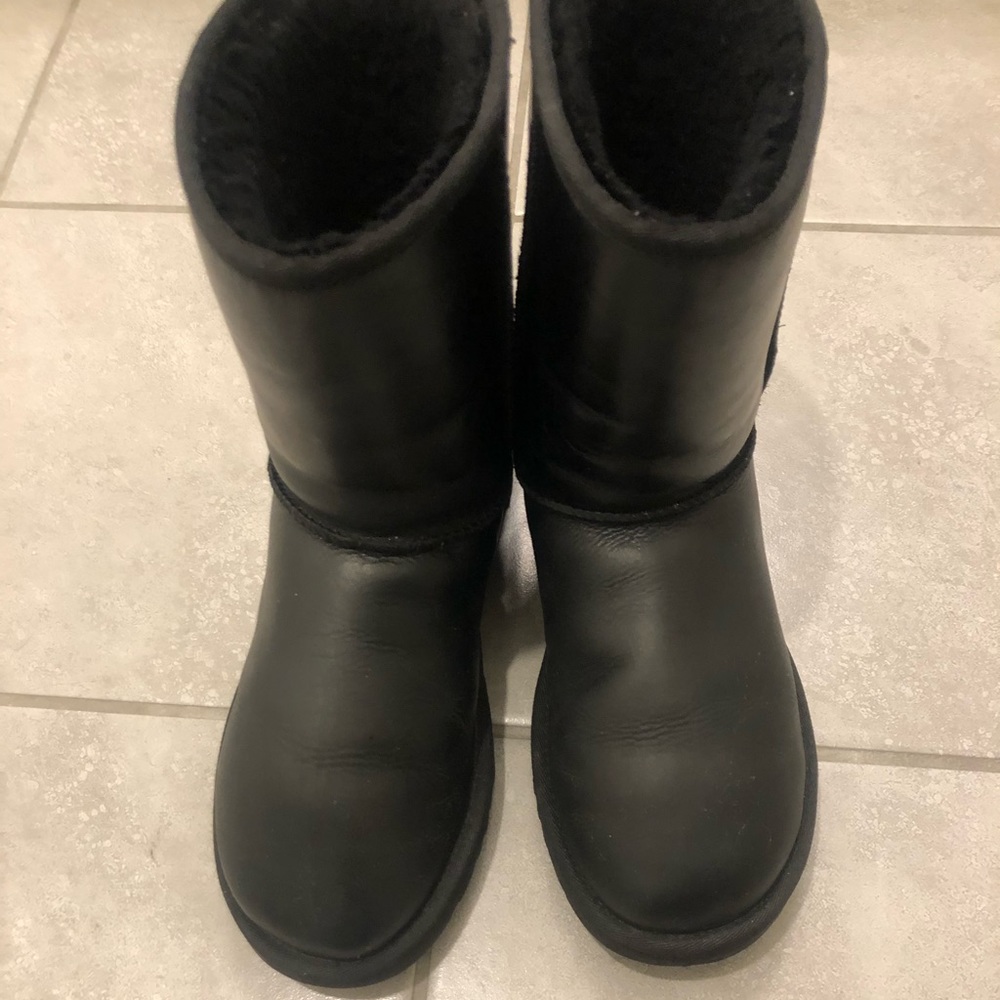Ugg classic short boots
